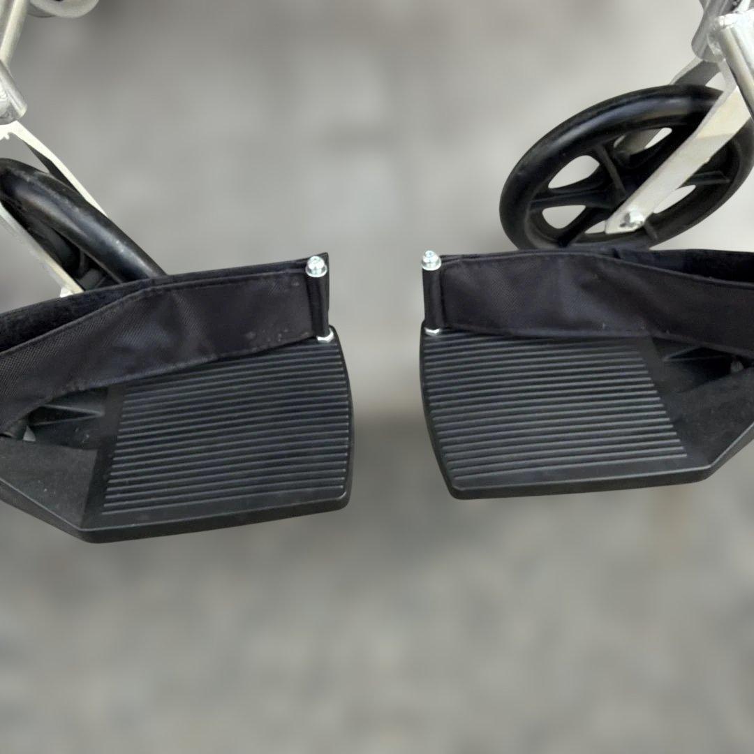 KADOKURA 介助用車椅子 タイヤ修理前提品【A-266】