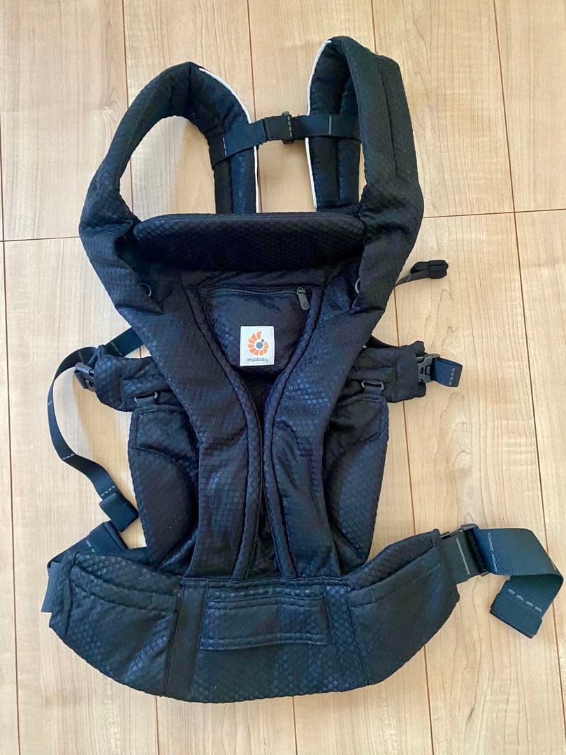 美品✨ほぼ新品　エルゴ Omni Deluxe Mesh Onyx Black
