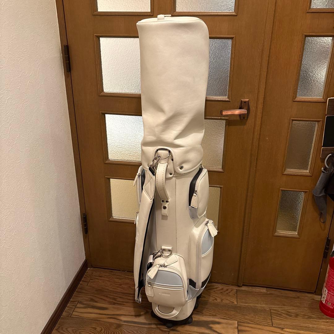 ホワイト キャディバッグ 複数ポケット付き　キャスター付き　8個のポケット付き