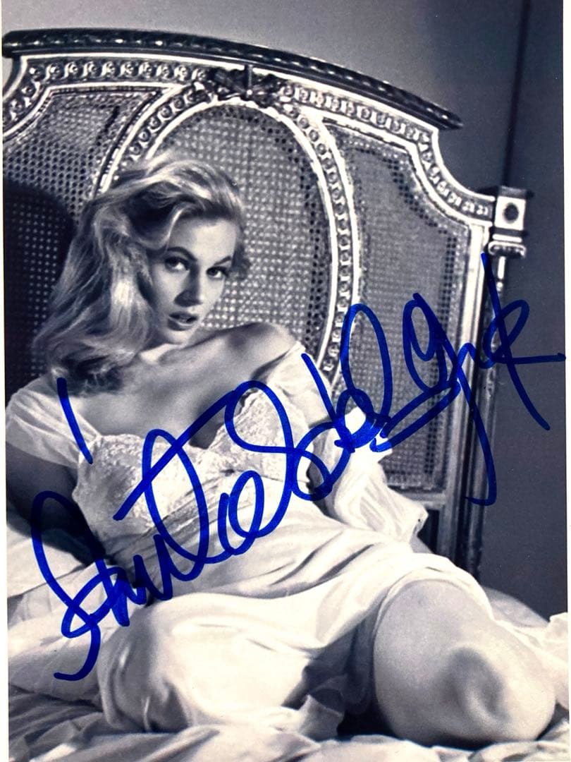 アニタ・エクバーグ直筆サイン入り2Lサイズ写真… Anita Ekberg