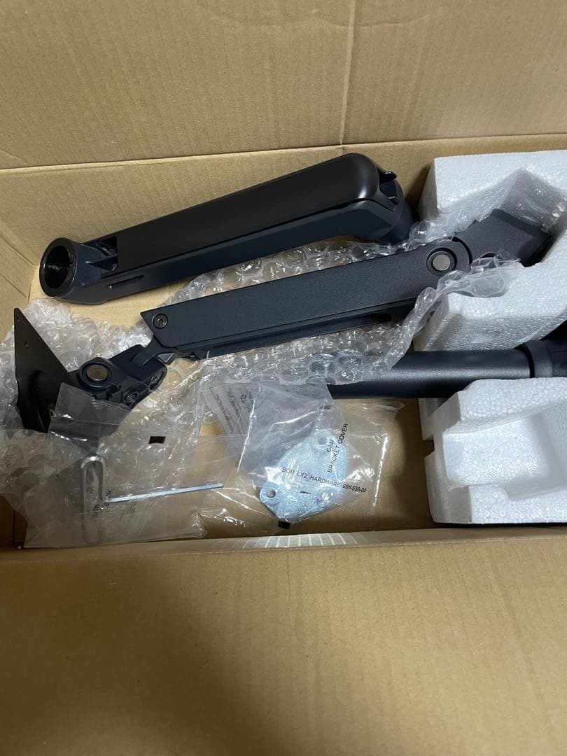 T*h様 エルゴトロン LX モニターアーム デスクマウント マットブラック