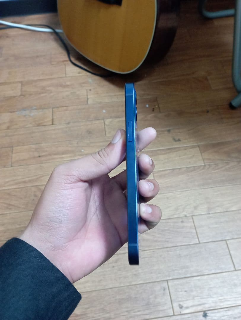 iPhone 12 ブルー 64gb