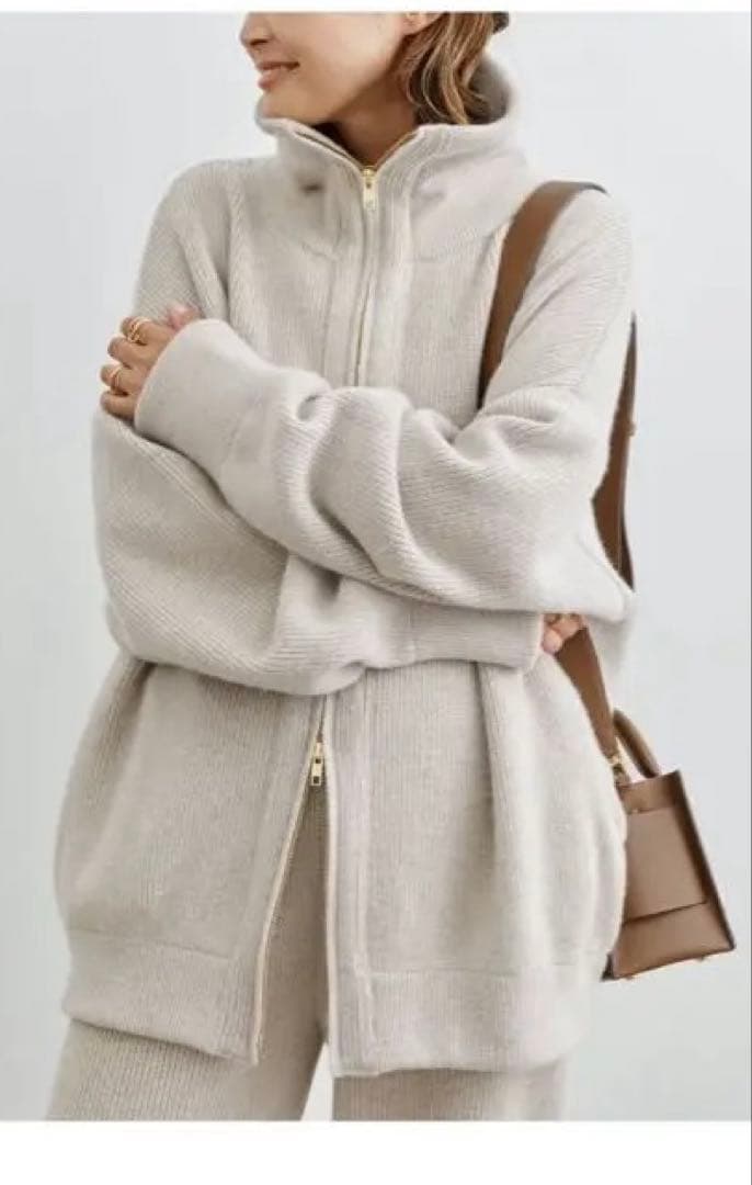 みらいドゥーズィエムクラスベージュ ジッパー付き ハイネック ジャンパー