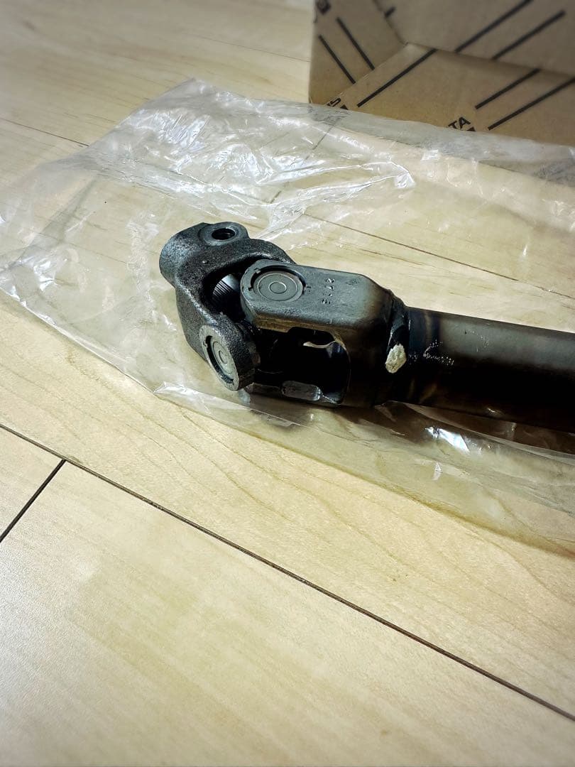 30プリウス インタミシャフト　純正　ステアリングシャフト