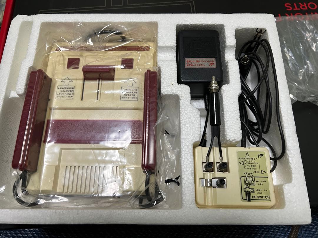 ファミリーコンピュータ箱付き