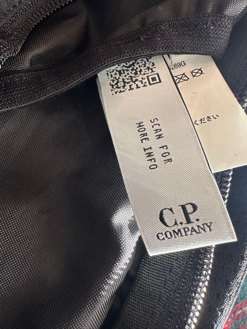 【値下げ可能】cp company ナイロン　ショルダーバッグ 黒
