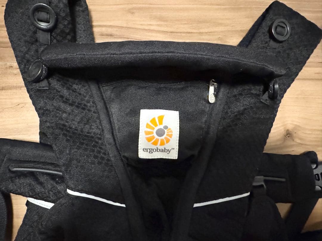 エルゴ　エルゴベビー OMNI breeze オムニブリーズ　ブラック抱っこ紐