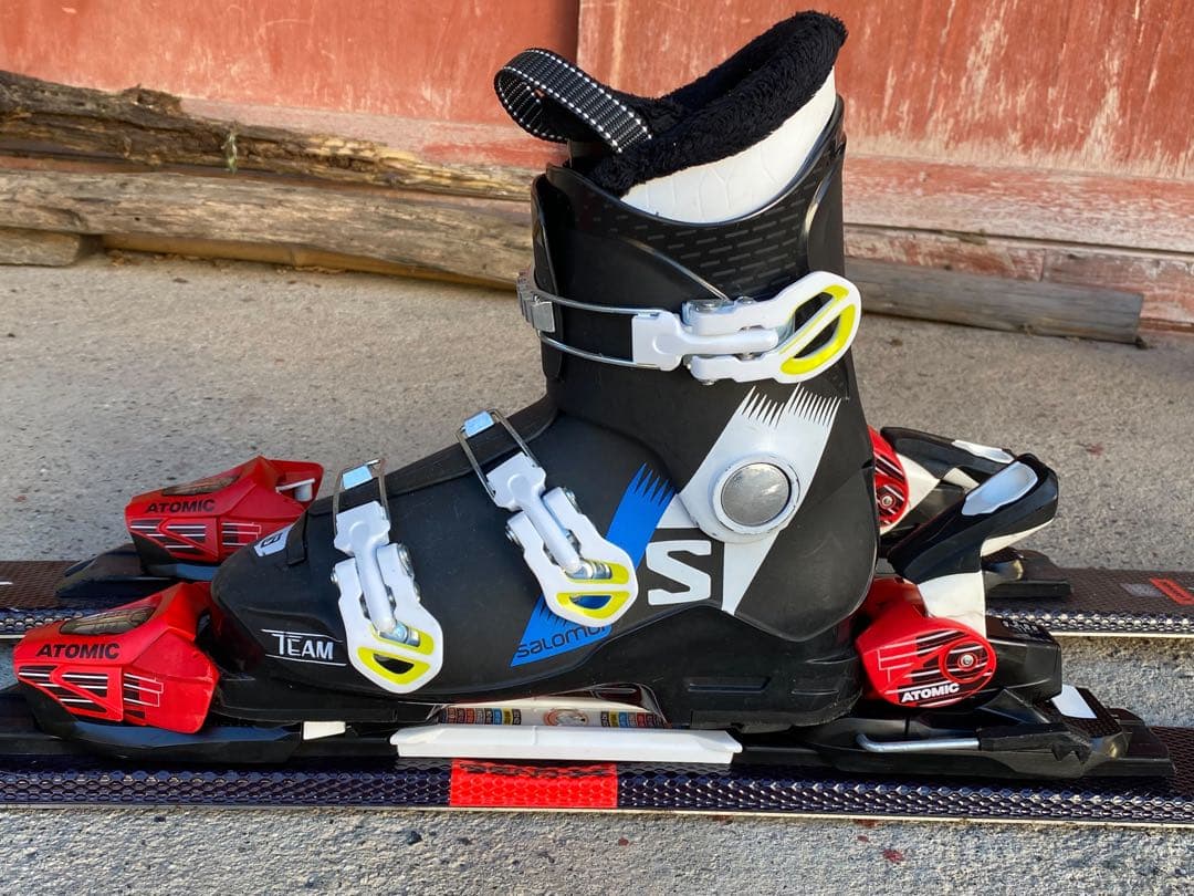 Atomic J2 スキーセット Salomonブーツ付き
