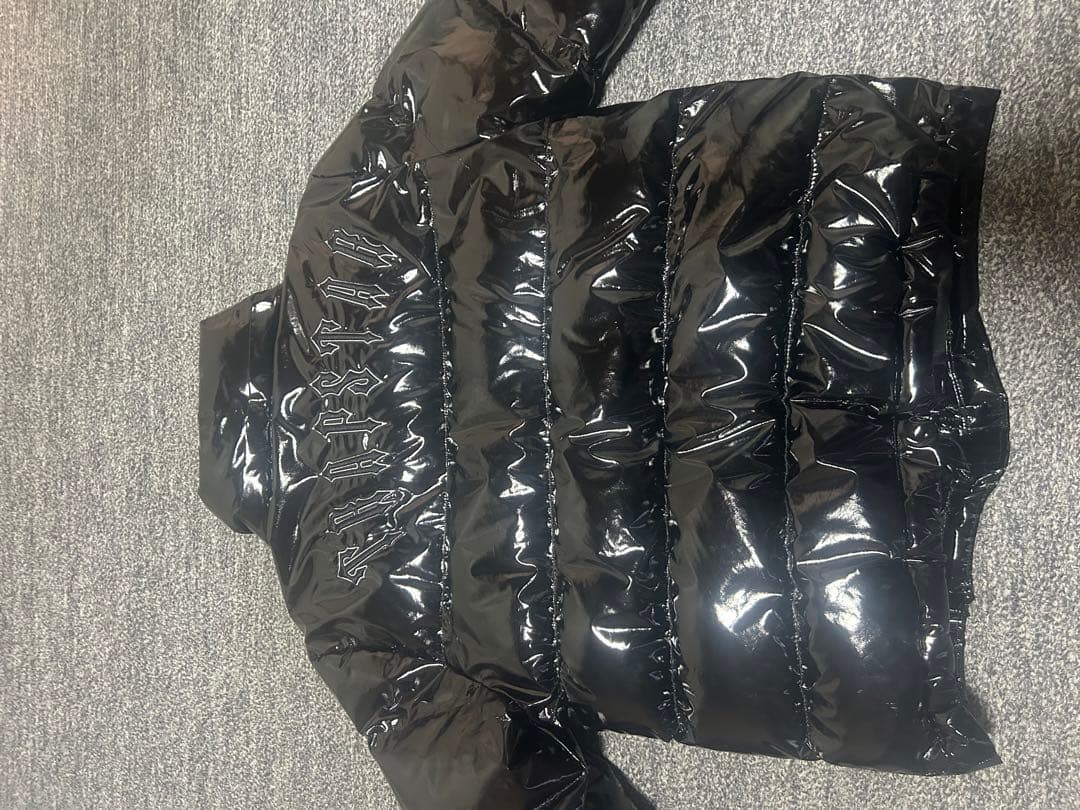 【超人気】TRAPSTAR 黒 パファージャケット フード付き