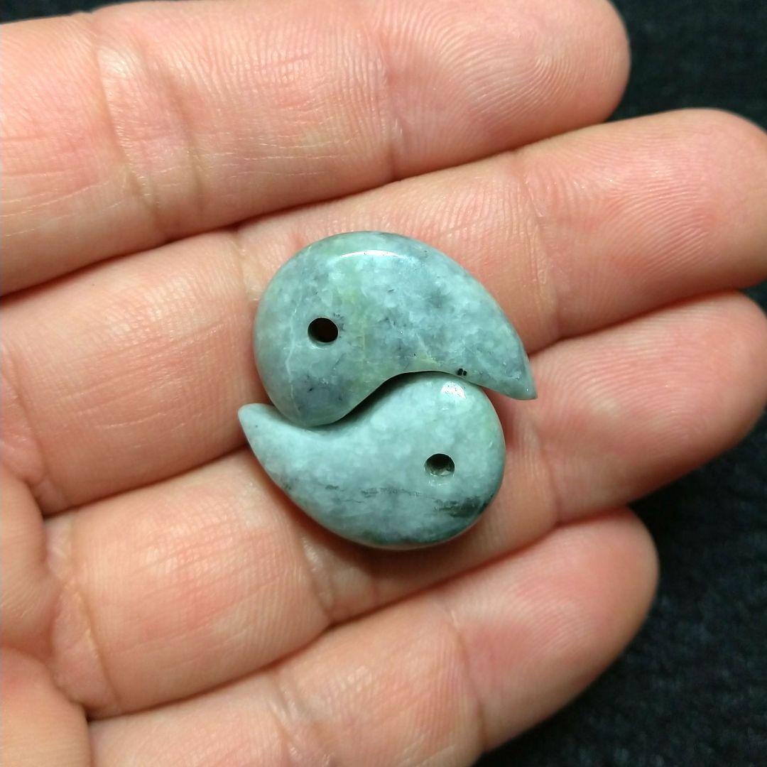 【新潟産】糸魚川翡翠《勾玉》２個セット　日本　健康