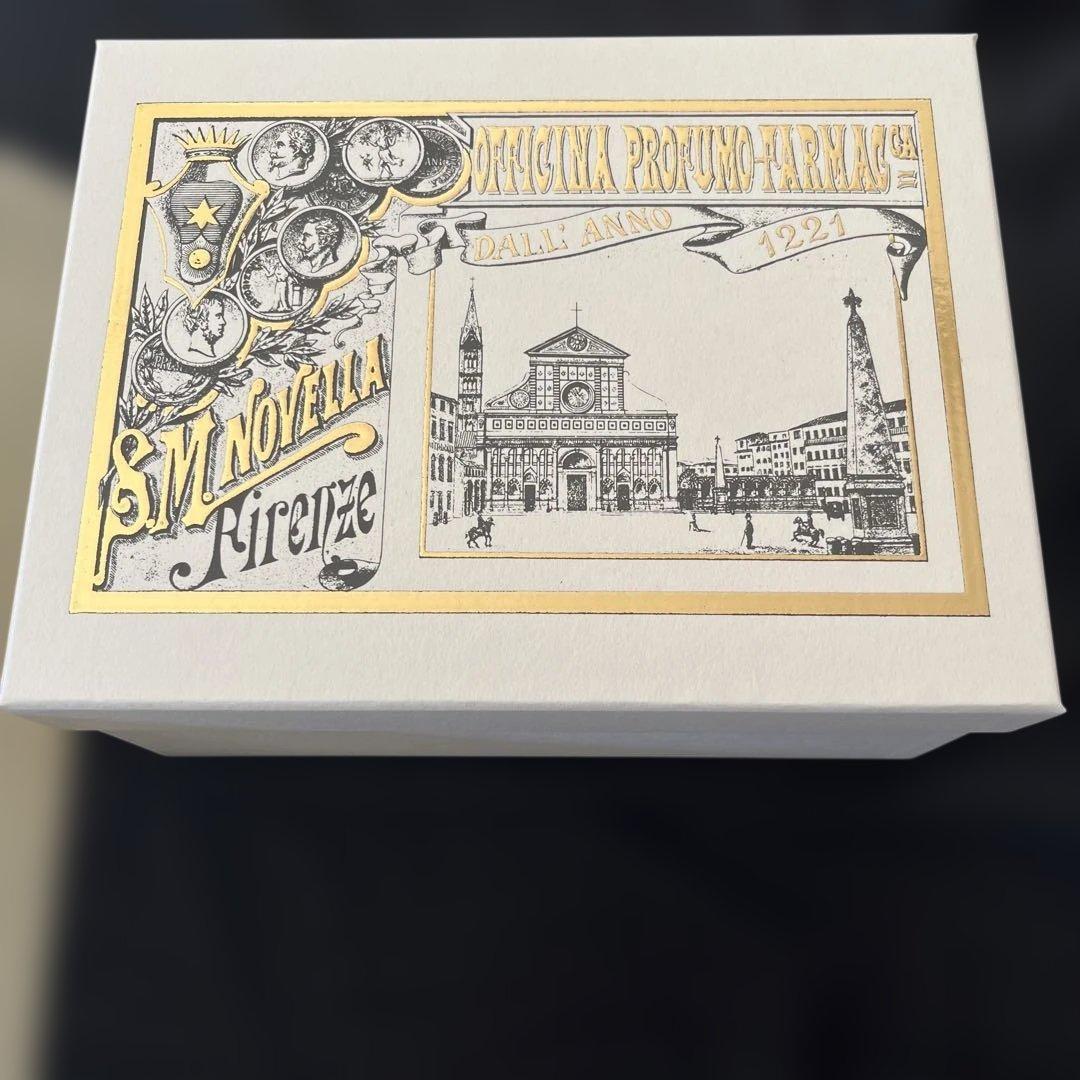 むーみん様Santa Maria Novella バスソルトハンドクリームセット