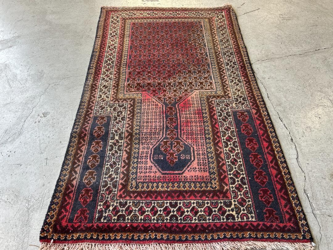 【Vintage rug】138 × 81｜アシンメトリー ヴィンテージラグ