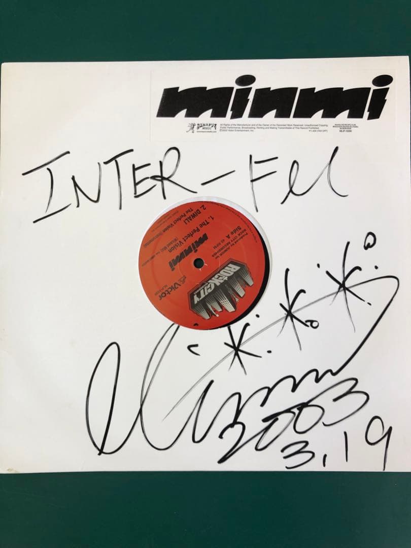 直筆サイン入りminmi / The Perfect Vision