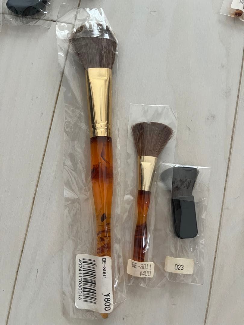 化粧道具　よりどり5点550円から購入可能