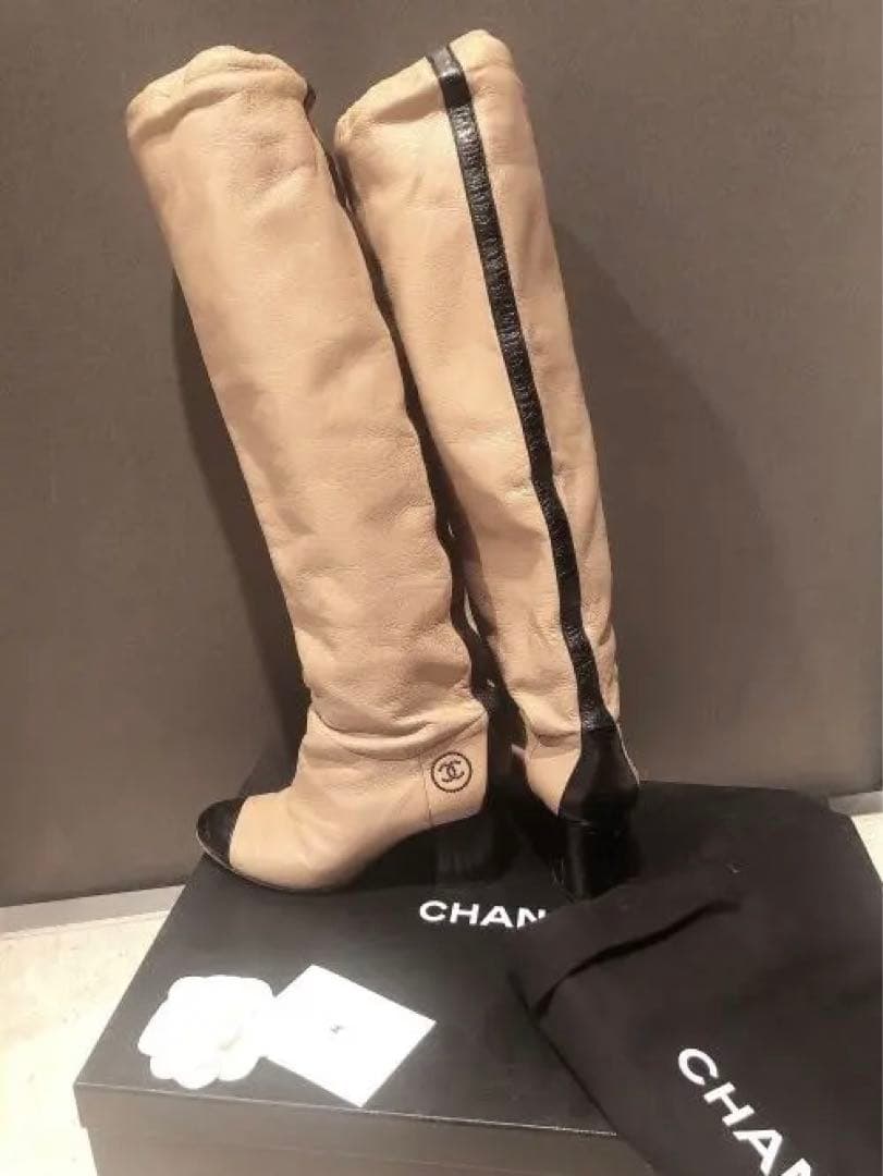 CHANELブーツ★今年流行のくしゅくしゅタイプ