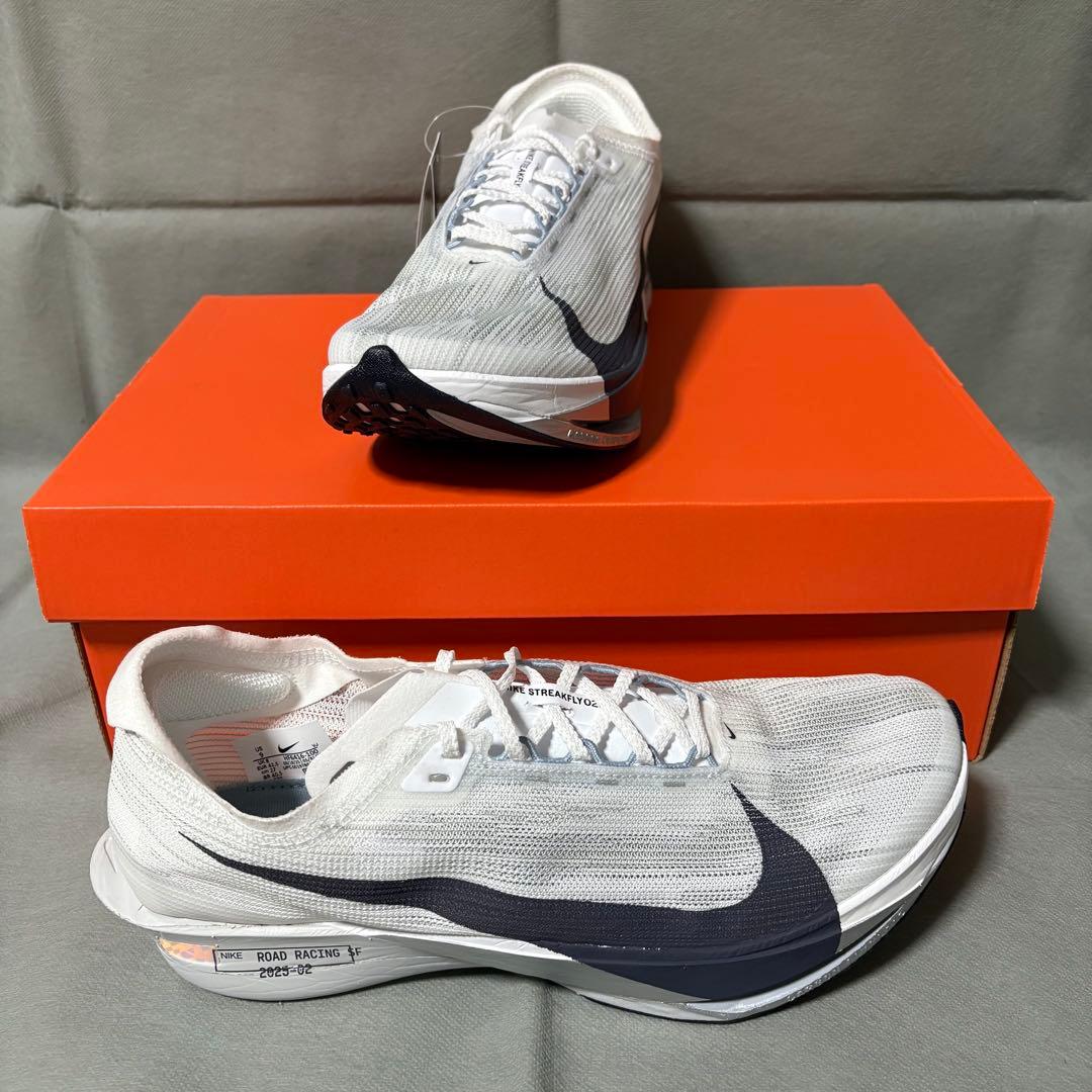 ナイキ　ストリークフライ2 ホワイト　ブラック　白　黒　ランシュー　26.5