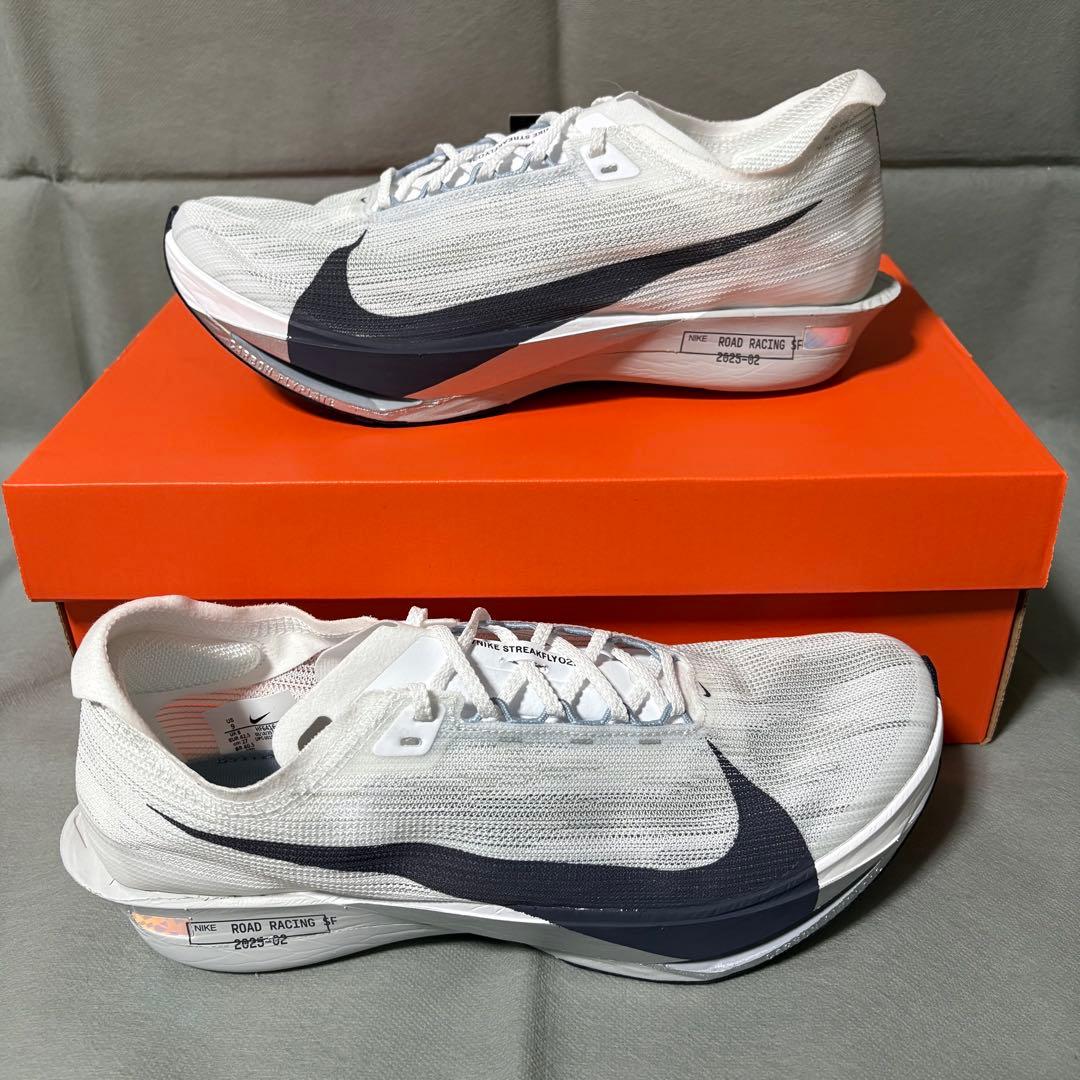 ナイキ　ストリークフライ2 ホワイト　ブラック　白　黒　ランシュー　26.5
