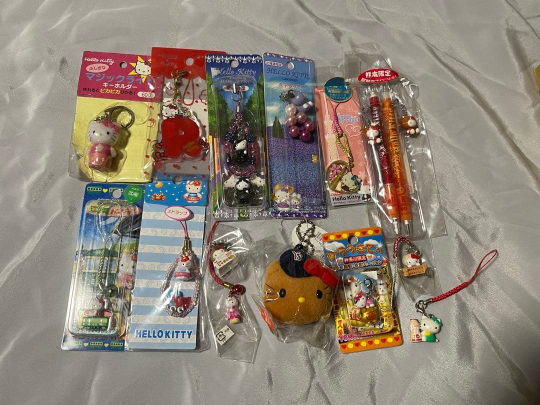 ハローキティグッズ　約130点　根付　ストラップ　フィギュア　など