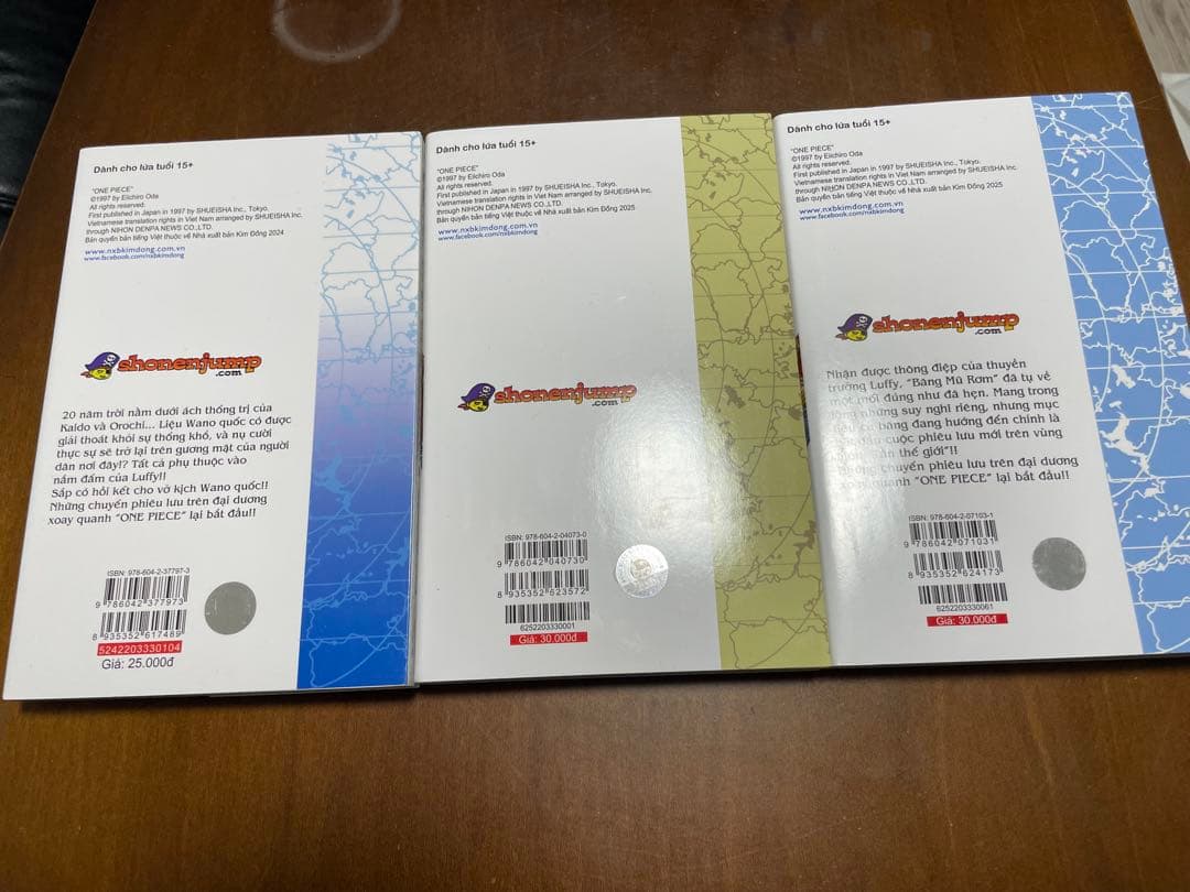 ワンピース　漫画　ベトナム語版　1巻,61巻，104巻