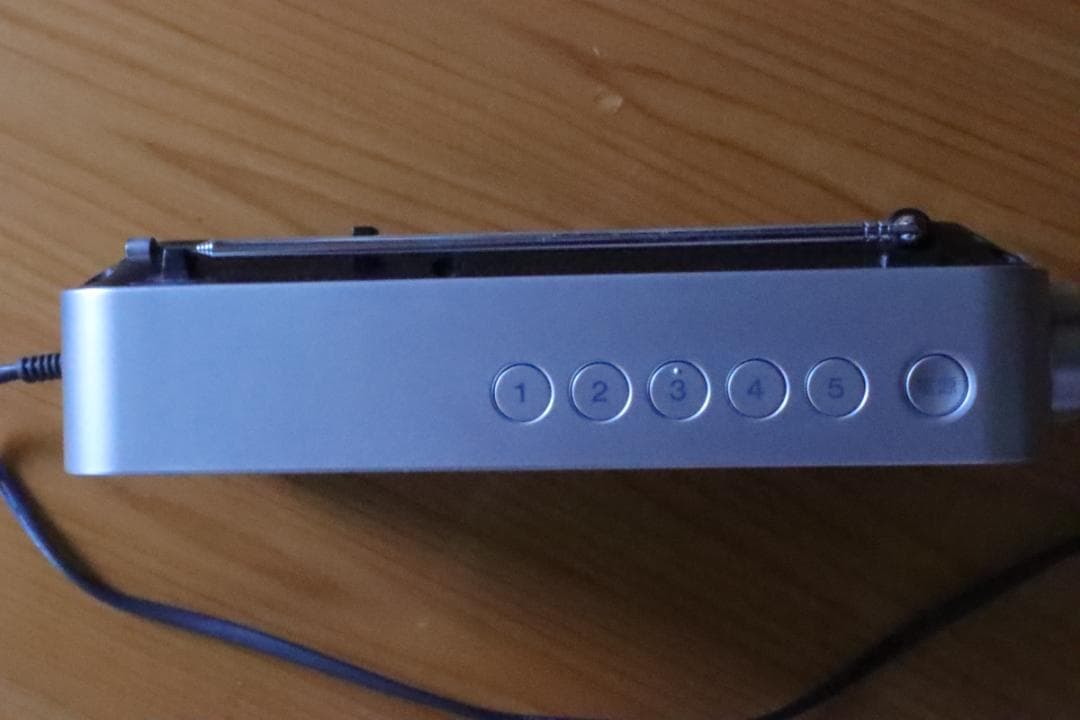 ソニー　３バンドラジオ　ICF-M780N