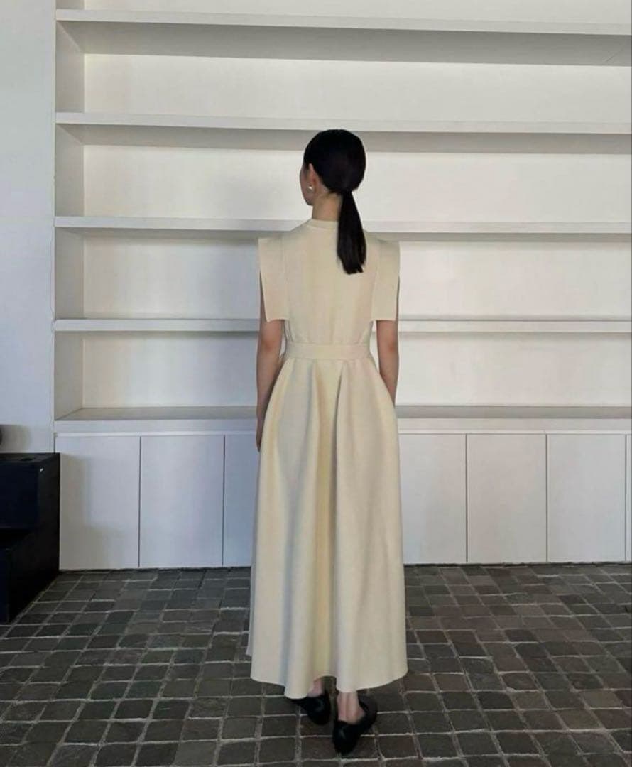 未使用 クラネ　SQUARE SELEEVE KNIT ONEPIECE