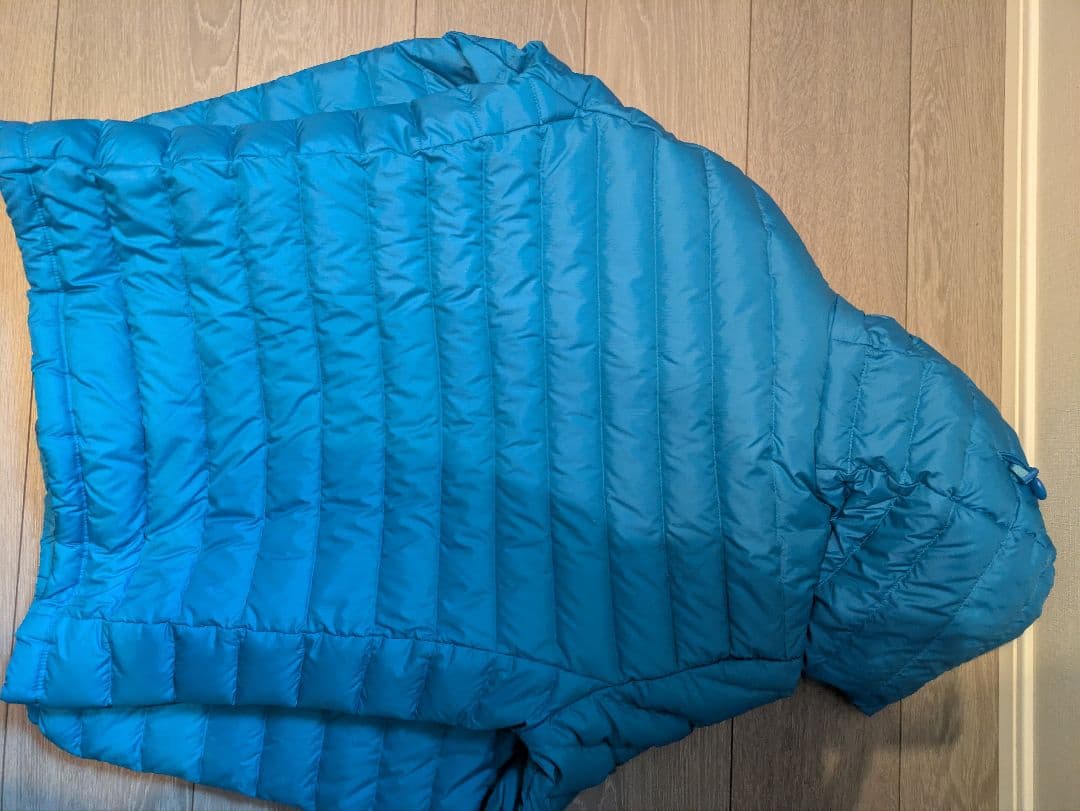 Patagonia　ダウンセーターフーディ　ブルー