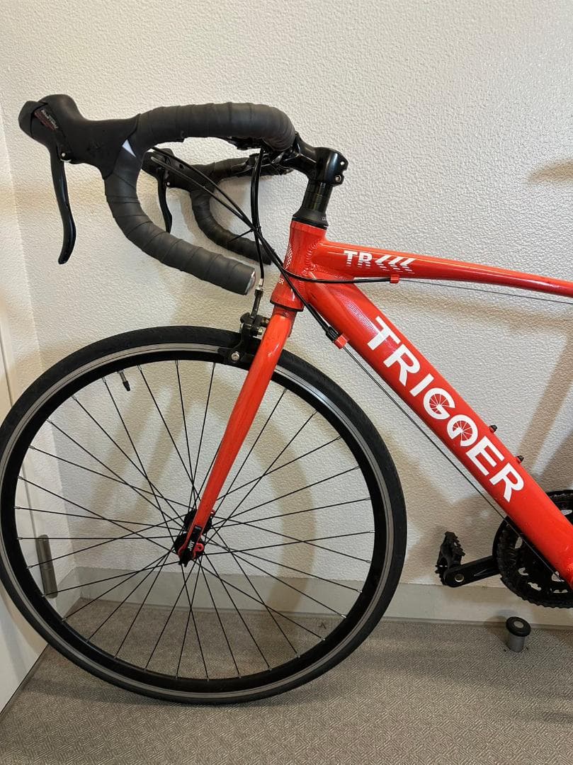 『配送可』ＴＲＩＧＧＥＲトリガー７００ｘ２５Ｃ スポーツ・ロードバイク ドロップ