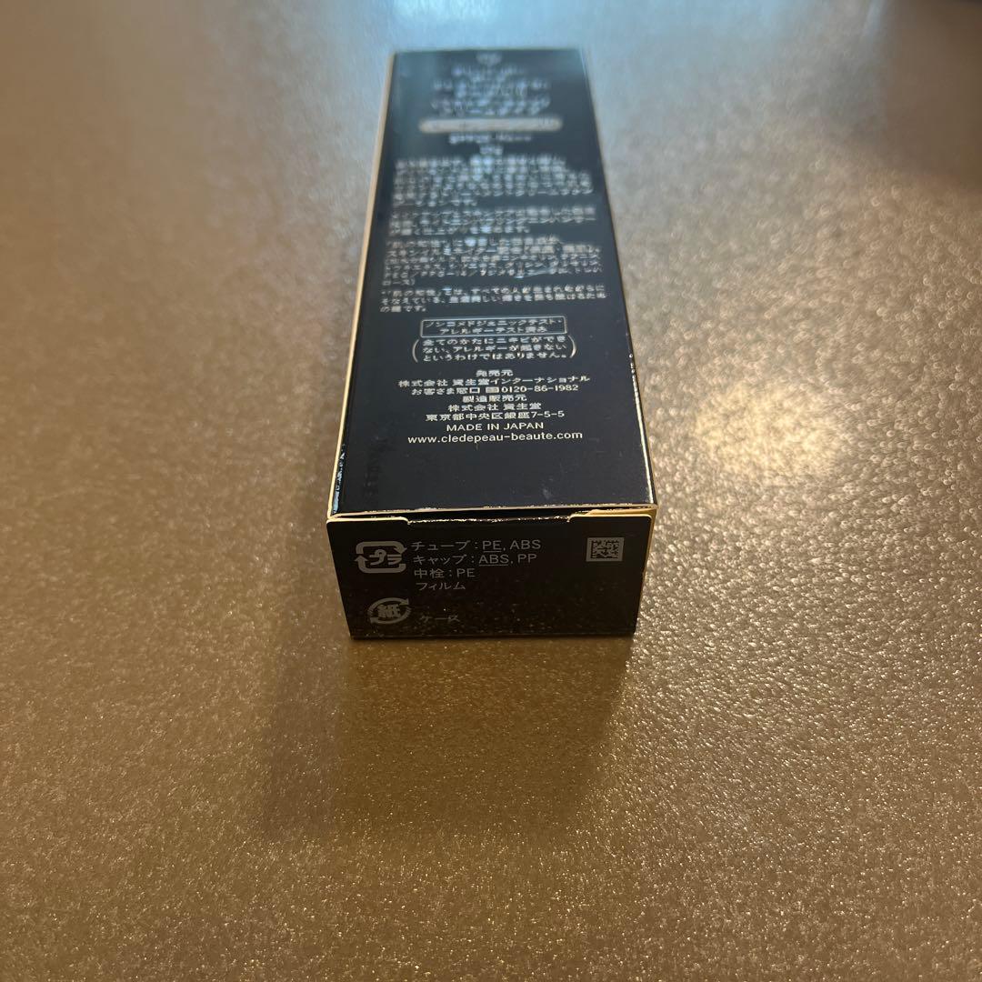 クレ・ド・ポー ボーテ　タンクレームエクラｎ　オークル10