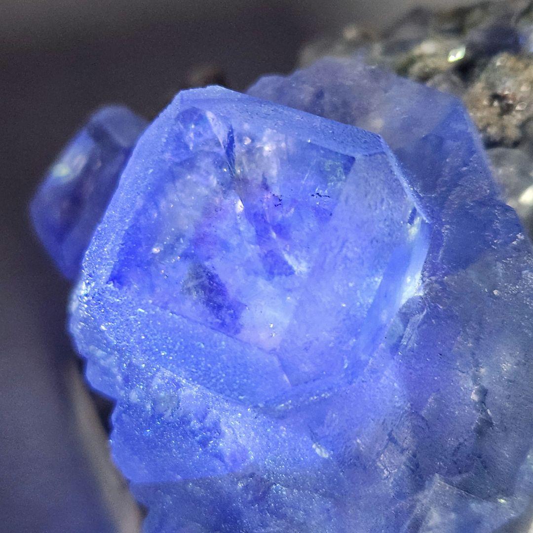 高品質✨フローライト母岩付き結晶原石