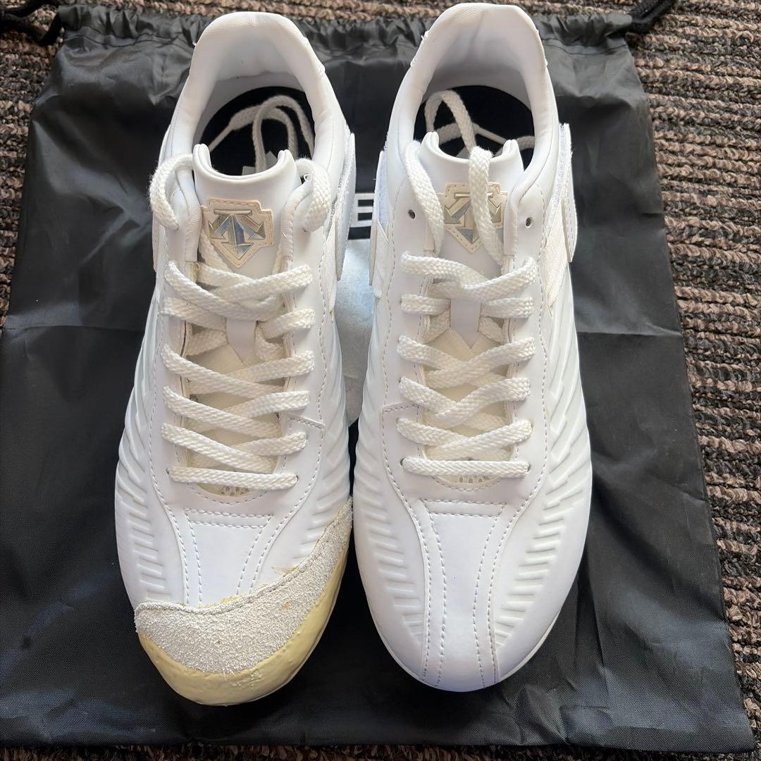 DESCENTE ホワイト スパイク 収納袋付き