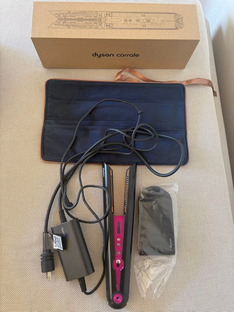 値下げ！箱付き　Dyson ストレートヘアアイロン