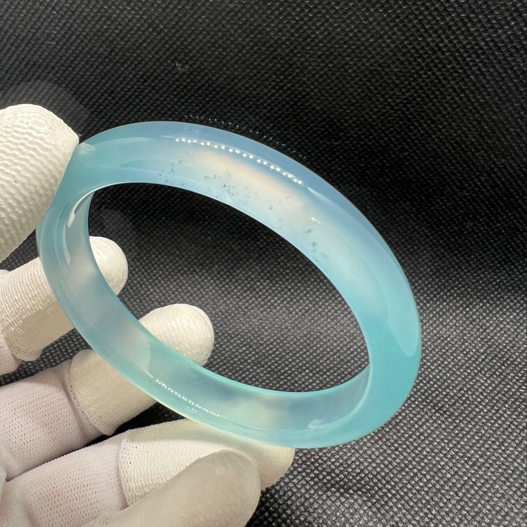 天然ミャンマー産Aランク翡翠スカイブルー模様がきらめくバンクルAB1079