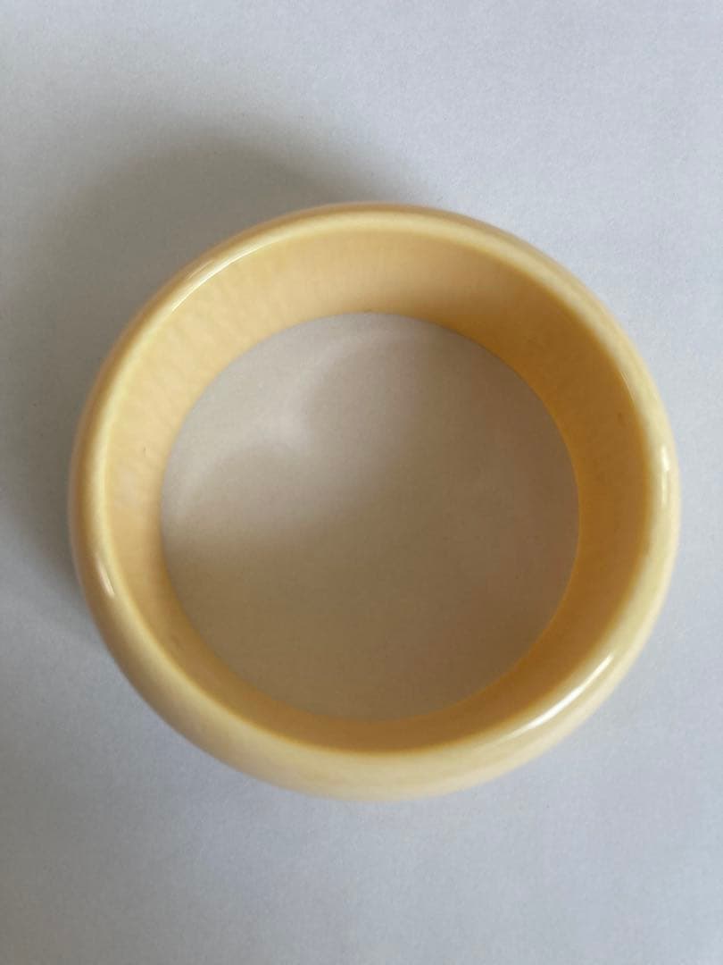 象牙色　バングル