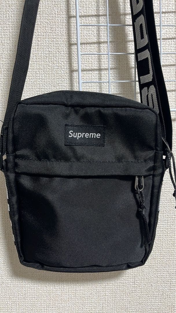 supreme シュプリームショルダーバック ※出品2月14日まで