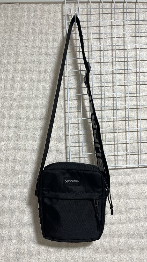 supreme シュプリームショルダーバック ※出品2月14日まで