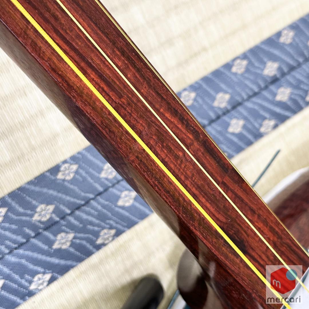 新品 津軽三味線 本体 紅木 太棹 展示品 新品軽量ケース付 新津01