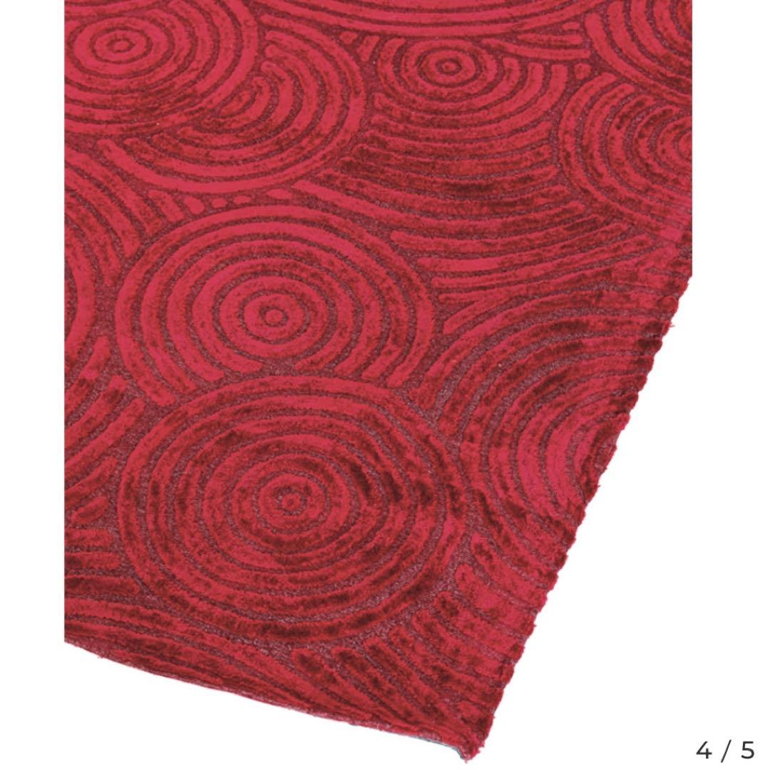 新品未使用KAREカレ トンド170x240cm　カーペット ラグ赤