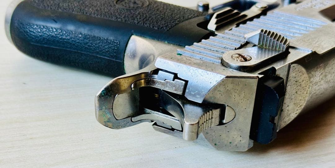 モデルガン　デザートイーグル　ブローバック式