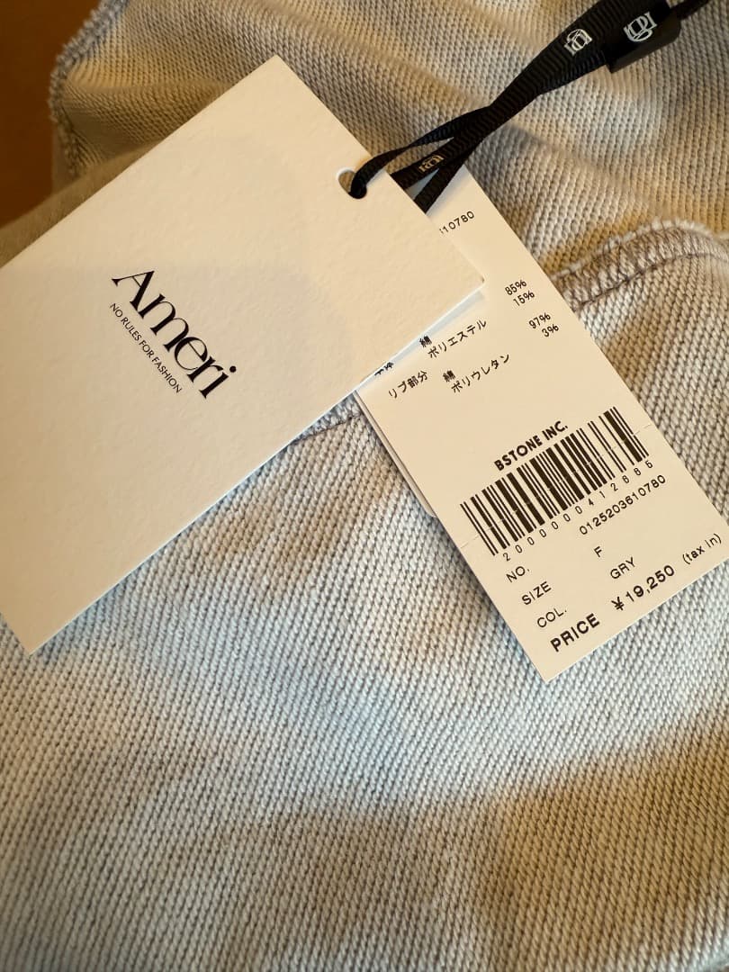 新品アメリヴィンテージVOLUME GATHERED ZIP UP HOODIE