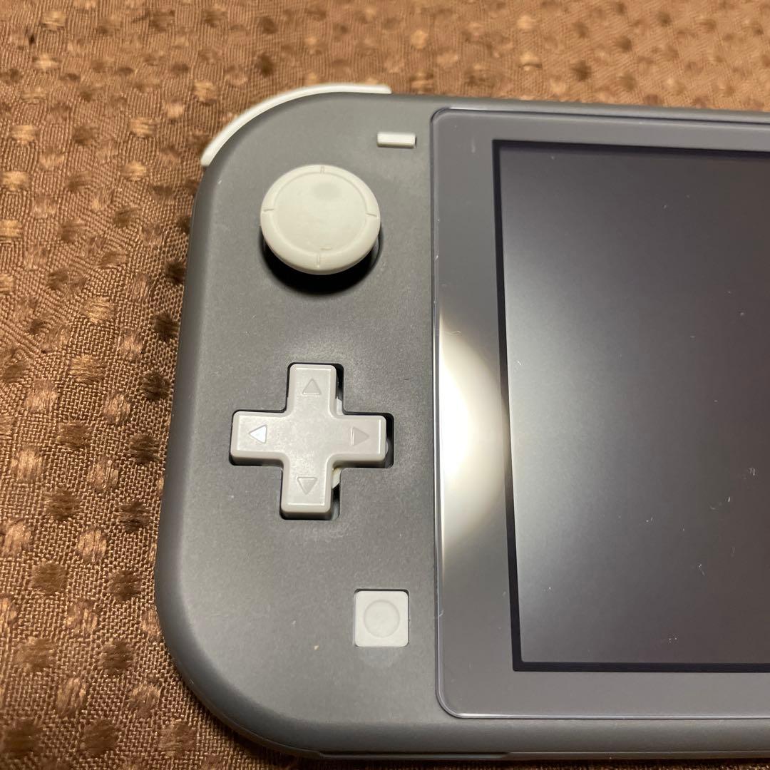 任天堂スイッチライト　グレー　中古