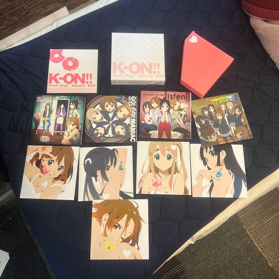 屋*ん様 K-ON!! 7inch Vinyl \"Donuts\" BOX