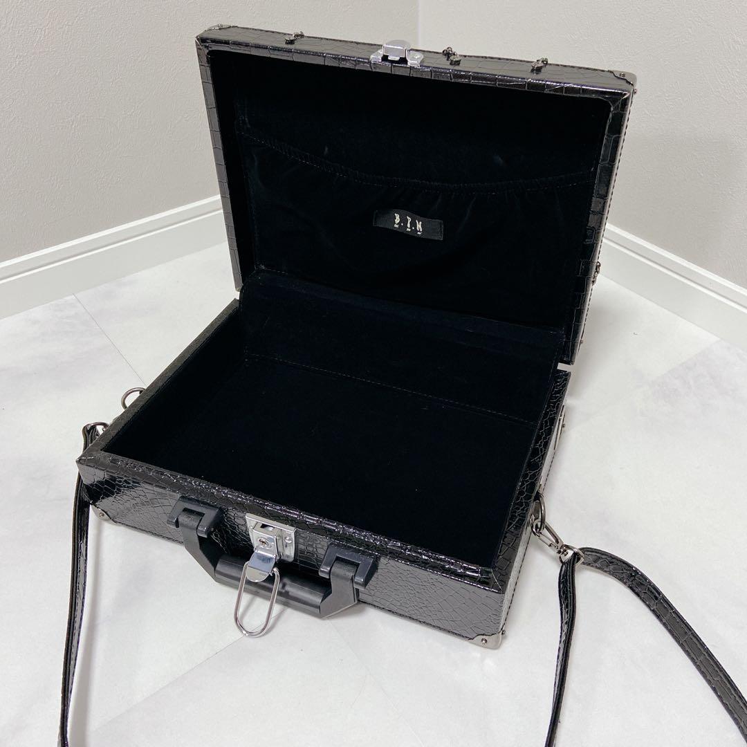 BPN 蜘蛛の巣　チェーン装飾　トランクバッグ　ゴシック系