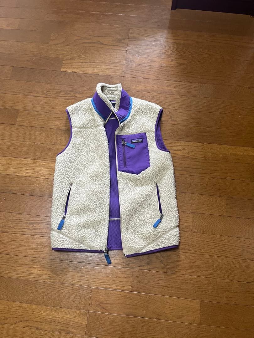 patagonia フリースベスト ホワイト/パープル　biglush