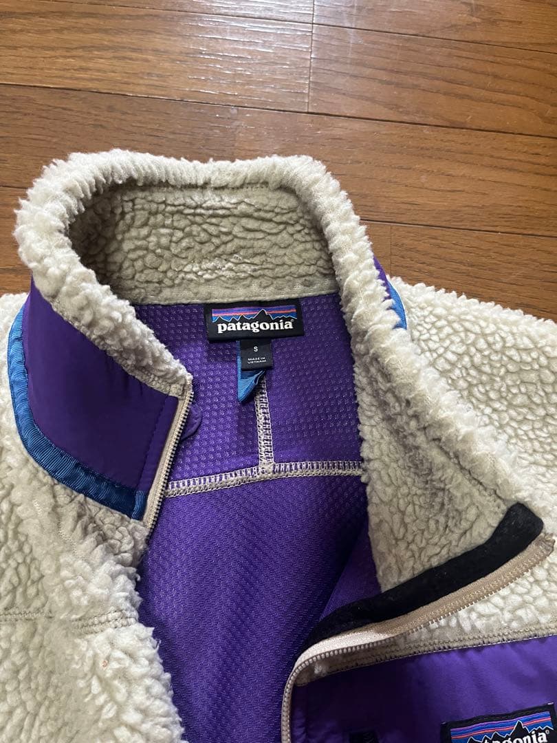 patagonia フリースベスト ホワイト/パープル　biglush