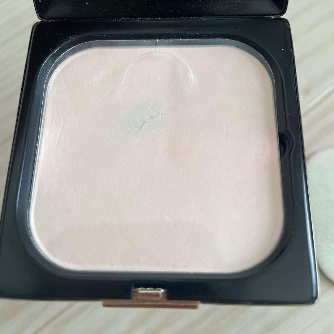 プードルコンパクトエサンシエルｎ　エレガントスリム　パフ2つ付き