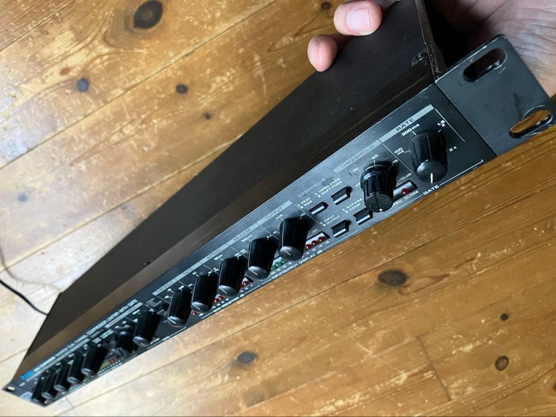 ● Alesis 3630 Compressor 改造品 名機