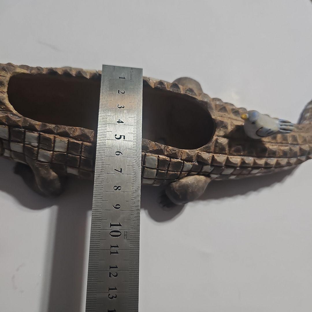 かとうゆみさんの、ワニ型陶器鳥が2羽付いてる物
