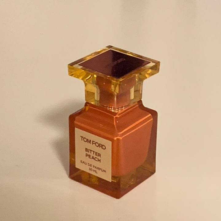 トムフォードビューティー　ビターピーチ　30ミリ　箱付き
