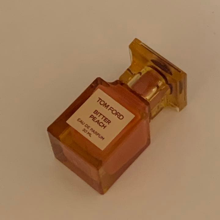 トムフォードビューティー　ビターピーチ　30ミリ　箱付き