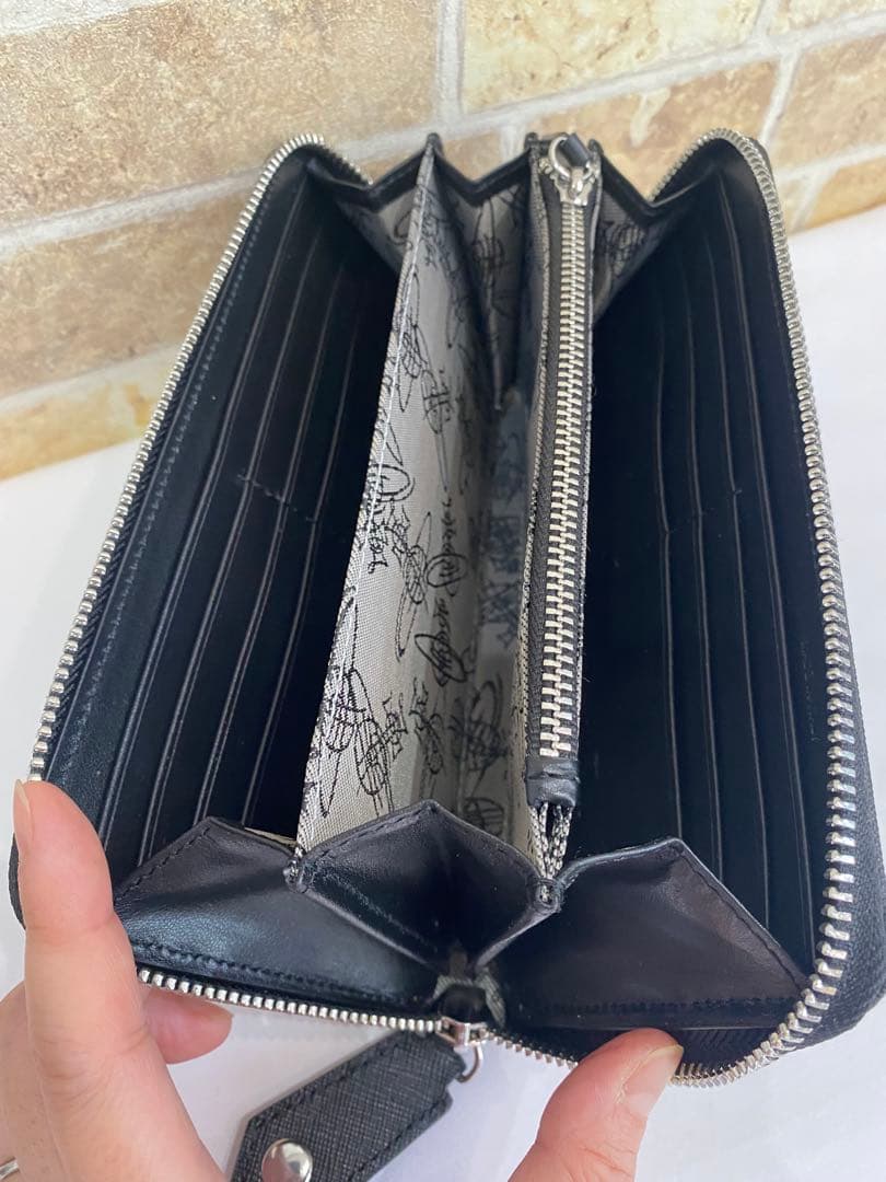 ◆ヴィヴィアンウエストウッド　Vivienne Westwood 長財布　黒